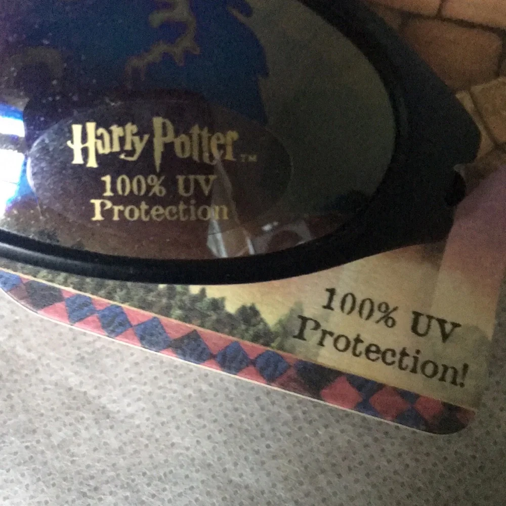 NWT Harry Potter Gryffindor sunglasses
